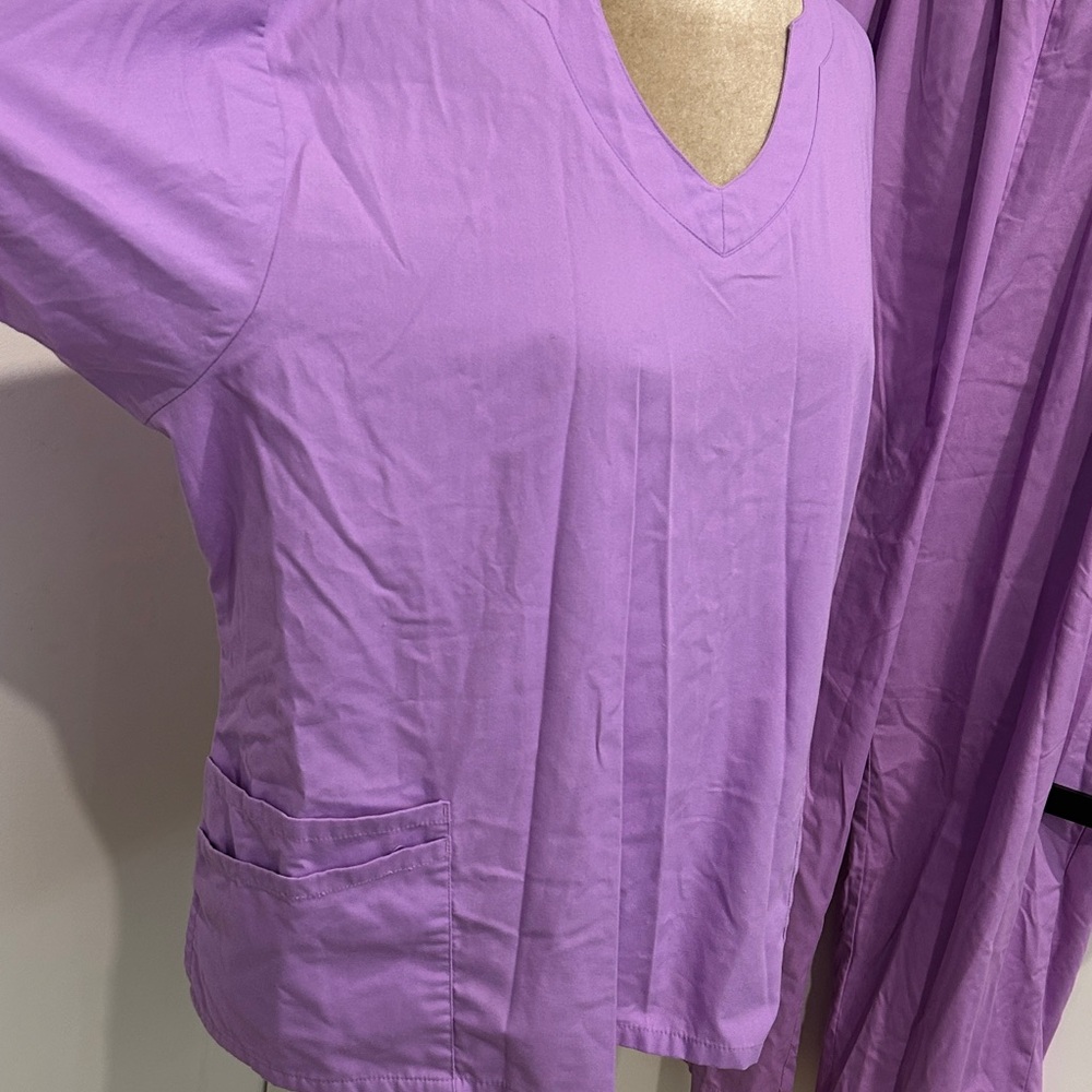 Butter-Soft Lavender Scrub Set |Size 2X - Picture 3 of 11